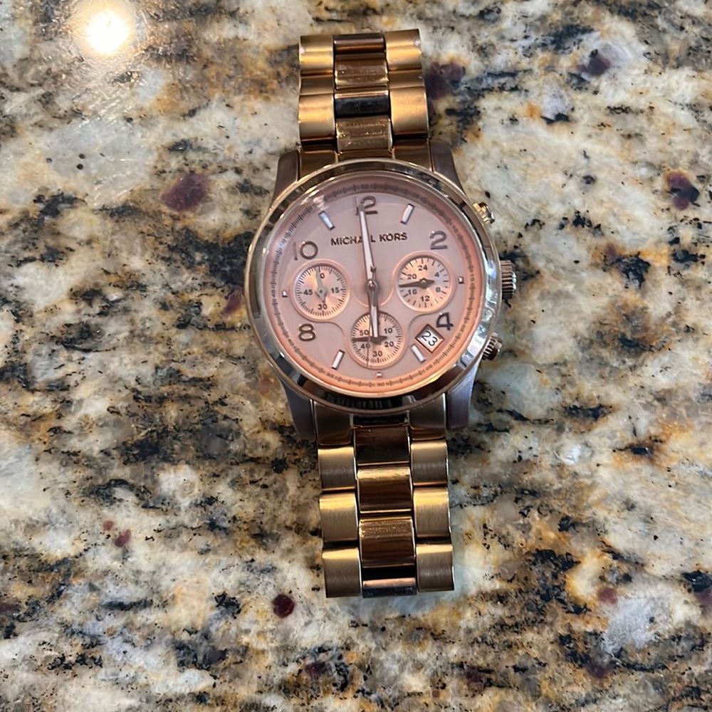 Micheal Kors Rose gold watch
